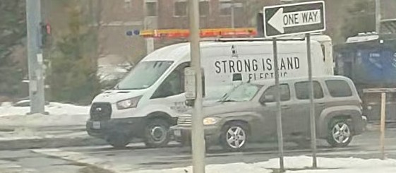 Strong Island Electric logo