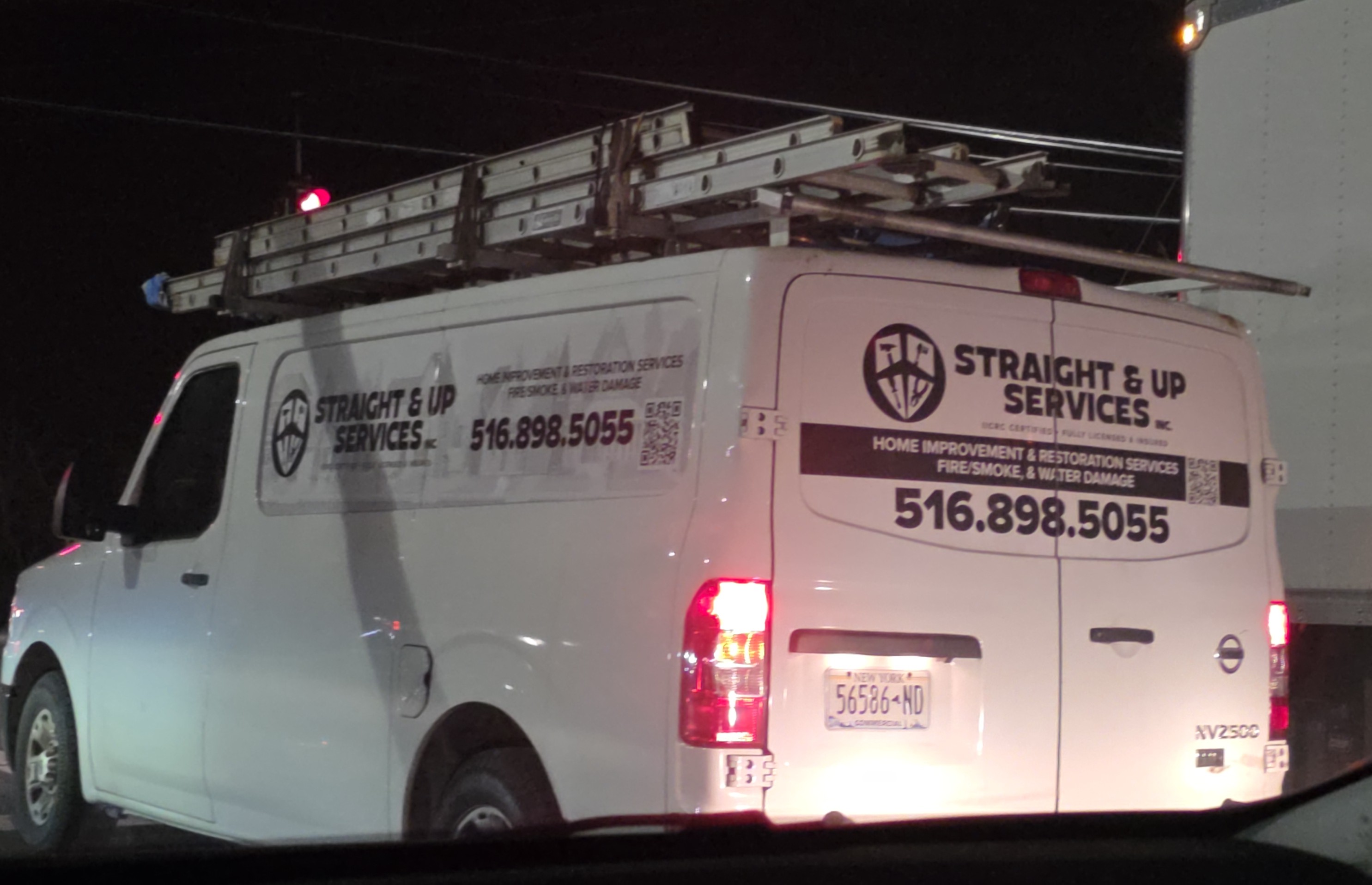 Straight & Up Services logo